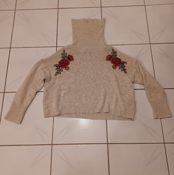 4/$40 Cream Knit Turtleneck Sweater - Size Medium - Picture 5 of 6
